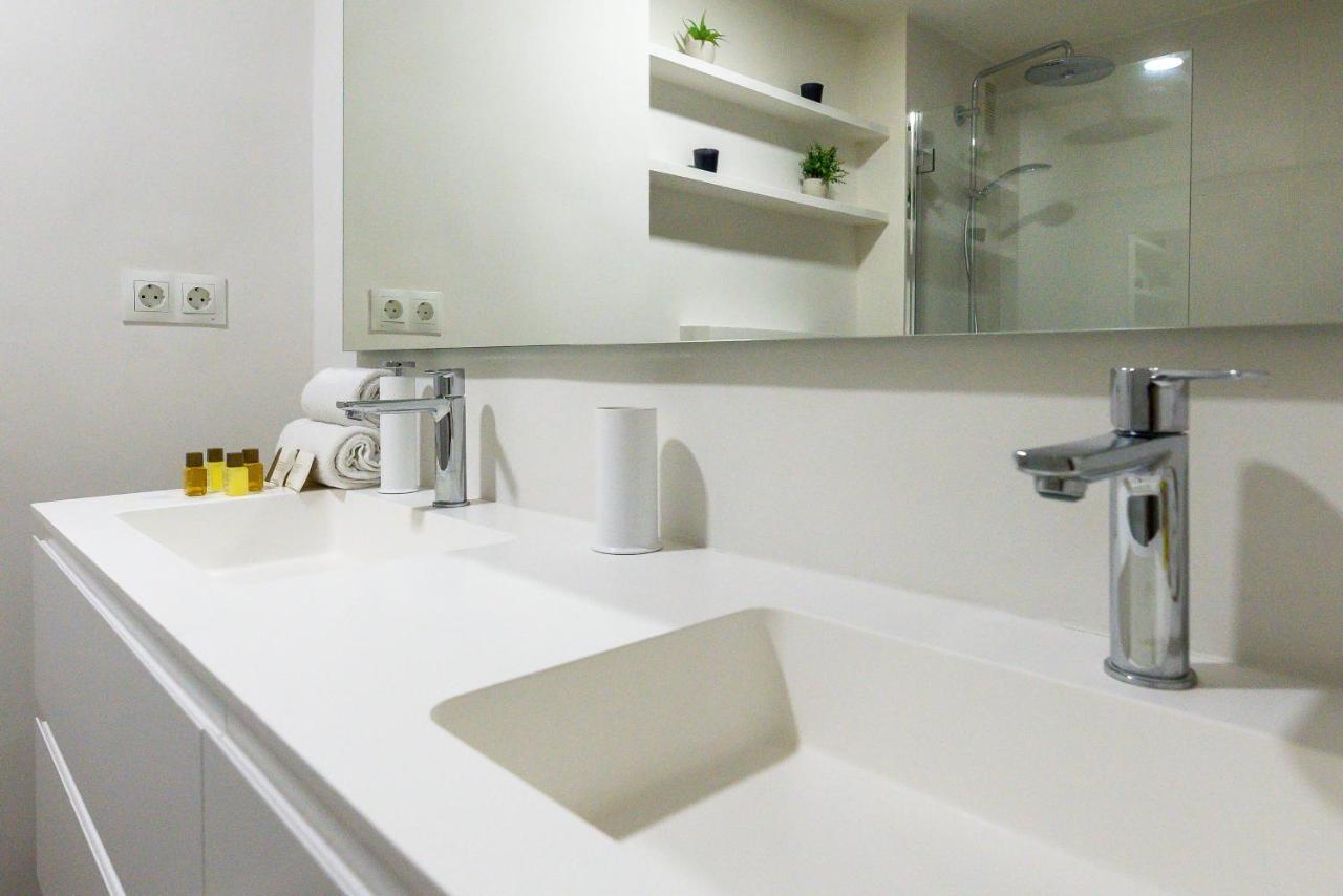 Apartamento Vacation I 1 Puerto Banus Sea Front Rental, Renovated *