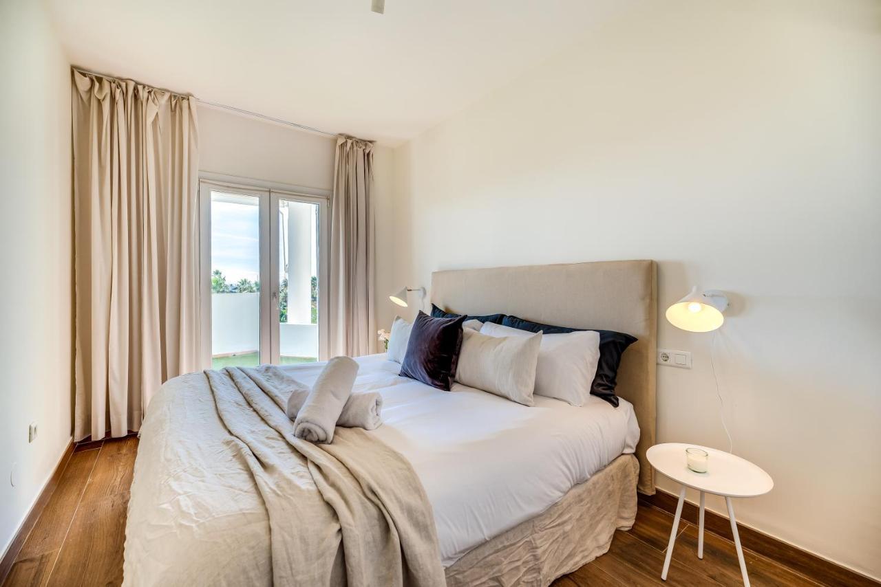 Vacation I 1 Puerto Banus Sea Front Rental, Renovated Marbella